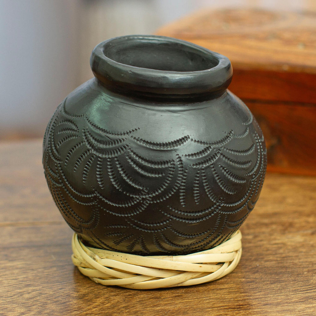 Barro Negro Black Ceramic Decorative Mini Vase - Exquisite Black