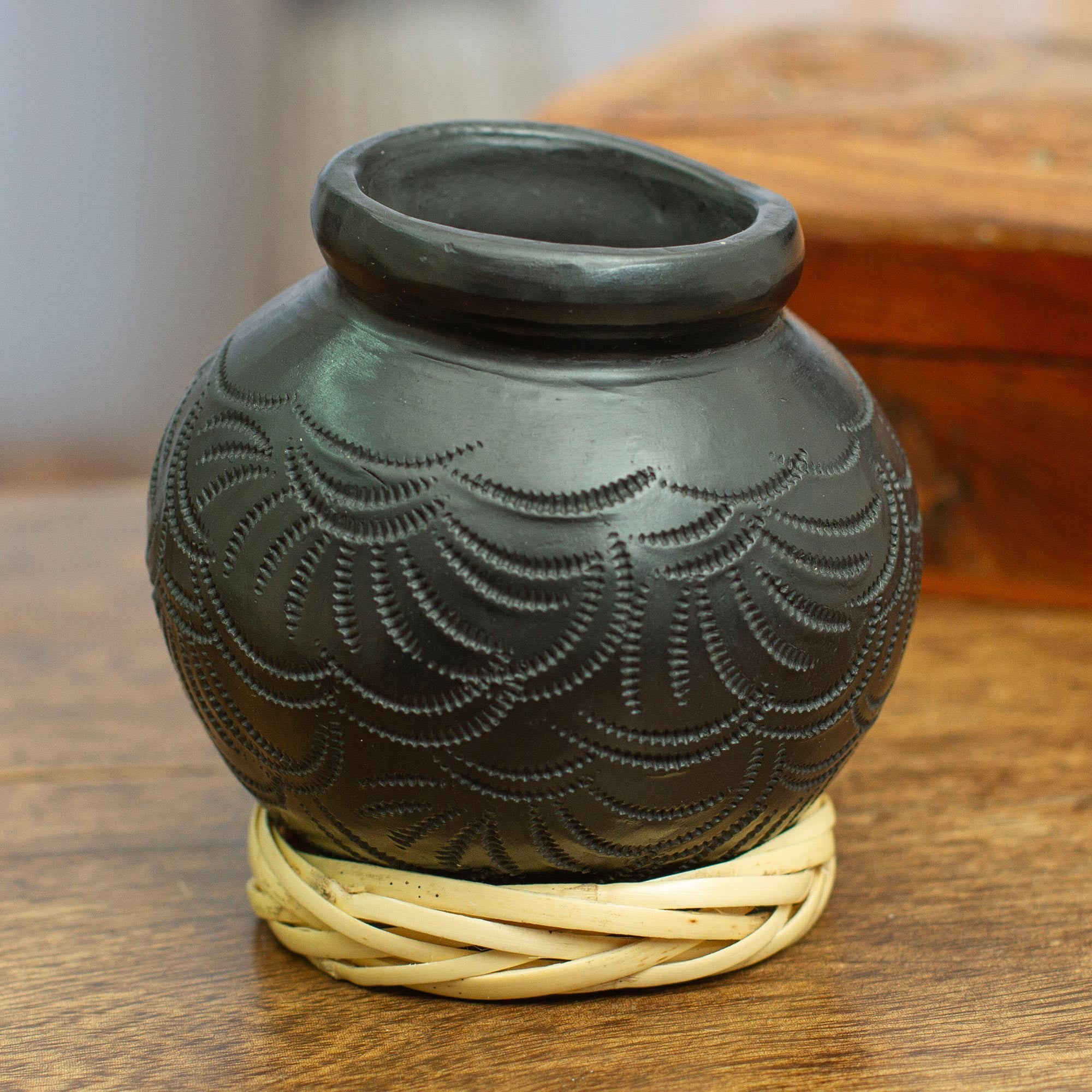 Barro Negro Black Ceramic Decorative Mini Vase - Exquisite Black